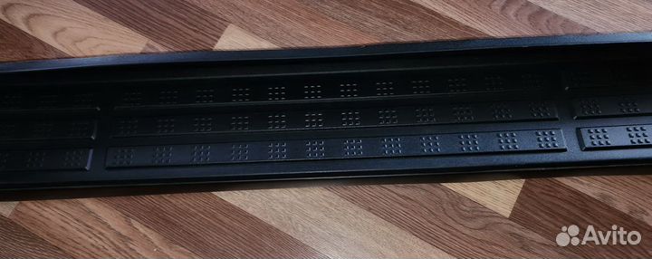 Накладка подножки левая Toyota Sequoia 2007-20017