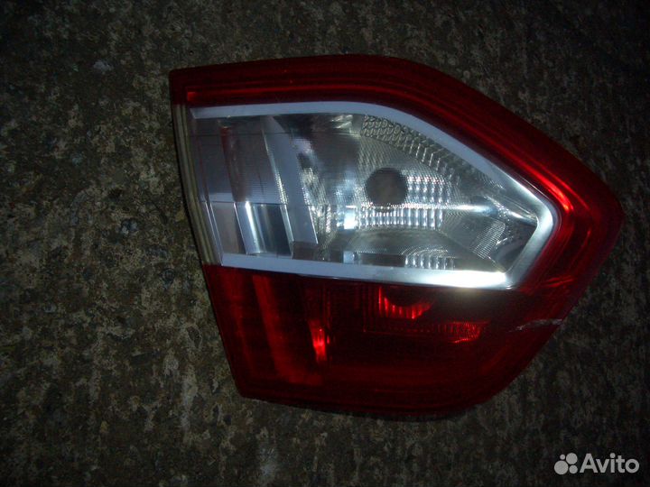 Фонарь внутренний левый Рено Флюенс с 09