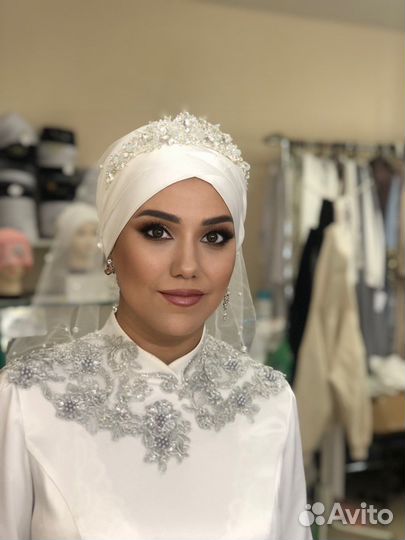 Макияж и оформление, завязывание платка