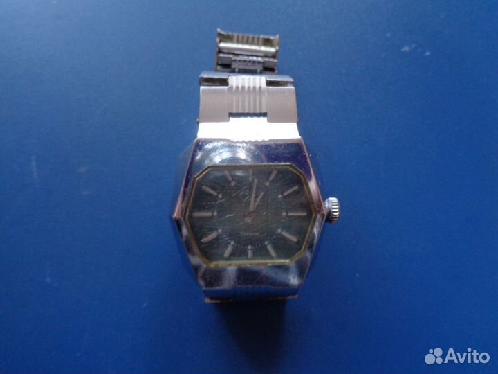 Часы наручные