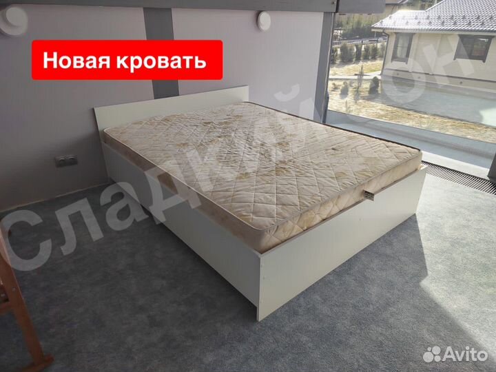 Кровать