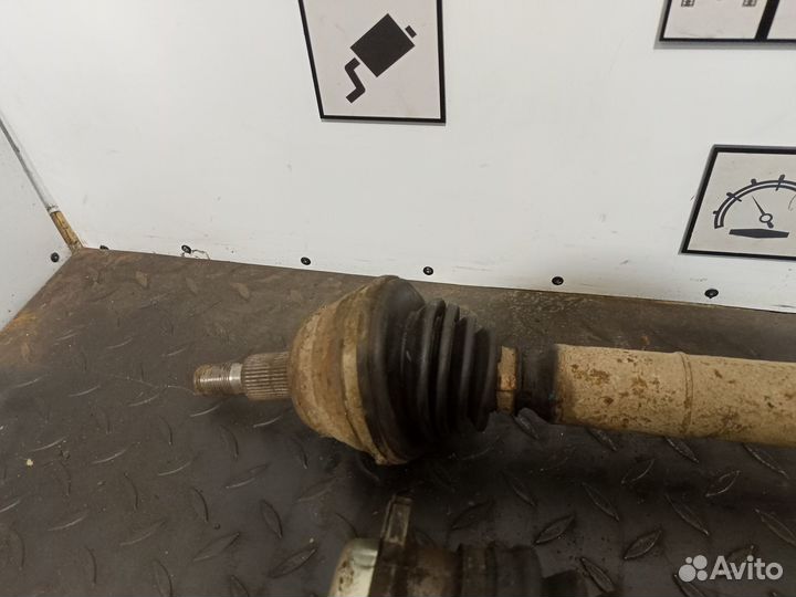 Полуось передняя для VW Golf 4 / Bora