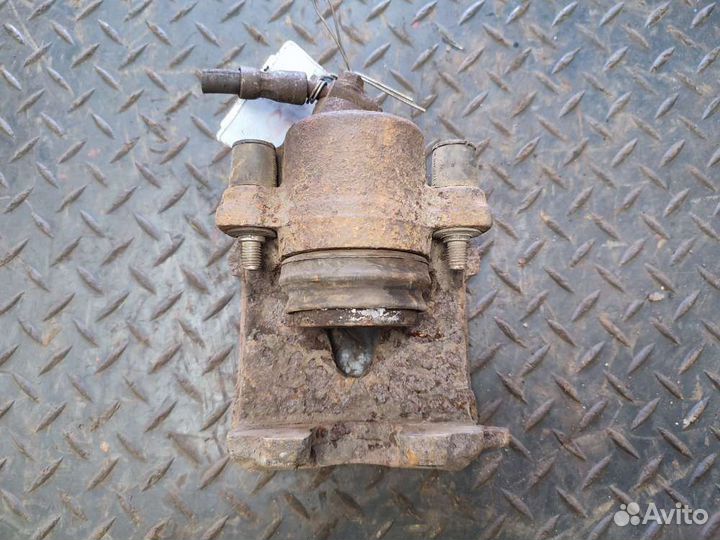 Суппорт перед/лево на Volkswagen Golf IV (1J)