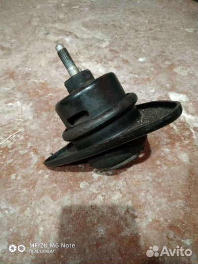 Правая подушка двигателя киа сид 2011г