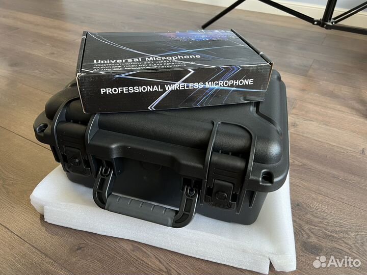 Активный микшерный пульт, 1300 ват. + микрофоны