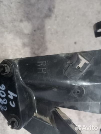 Фиксатор замка двери передний правый Ford Focus 2