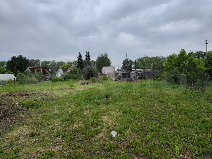 Дача 10 м² на участке 8 сот.