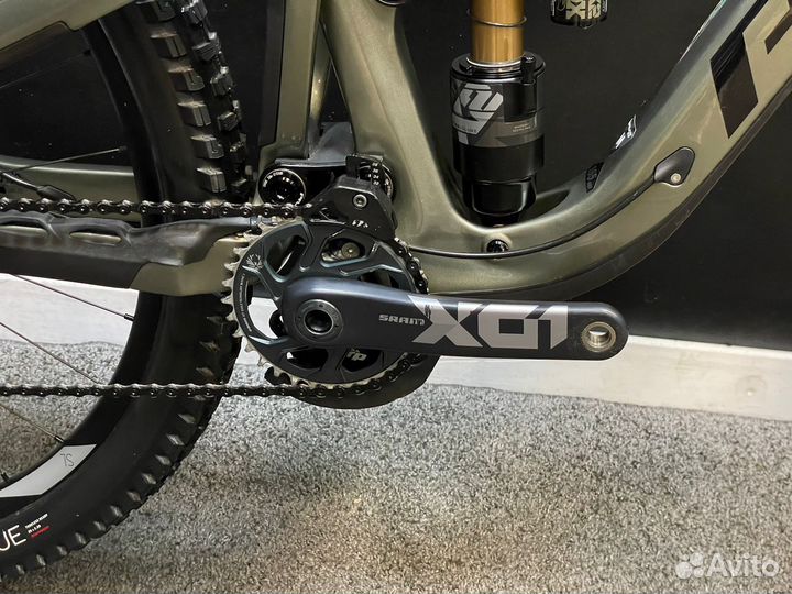 2022 pivot firebird PRO enduro bike