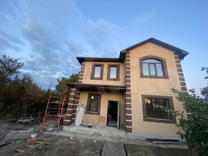 Дом 175 м² на участке 5 сот.