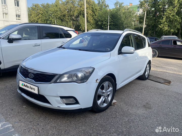 Kia Ceed 1.6 МТ, 2012, битый, 400 000 км