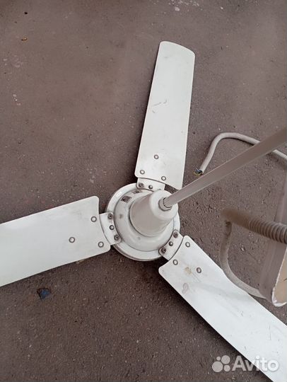 Вентилятор потолочный