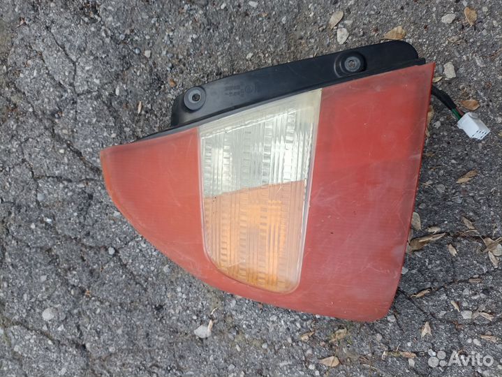 Задние фонарь