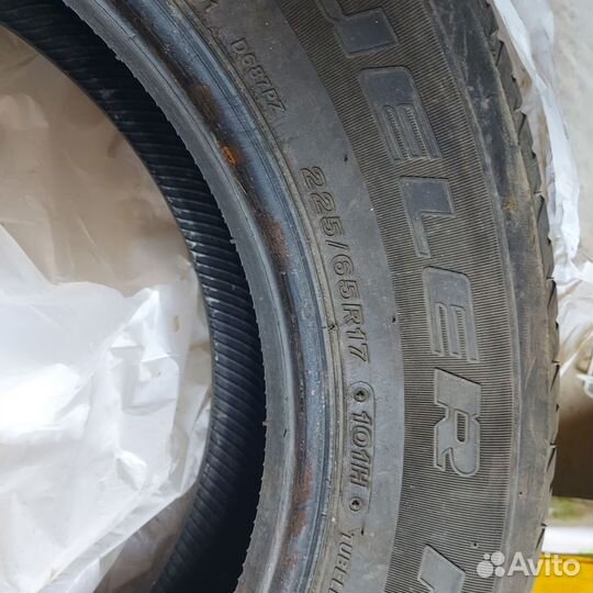 Bridgestone Dueler H/T 687 225/65 R17 101H