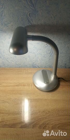 Настольная лампа
