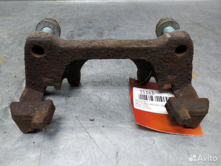 Скоба суппорта переднего Audi A4 B6 2000-2004