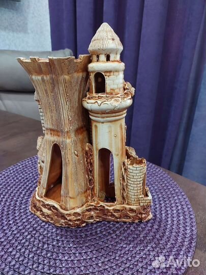 Замок в аквариум