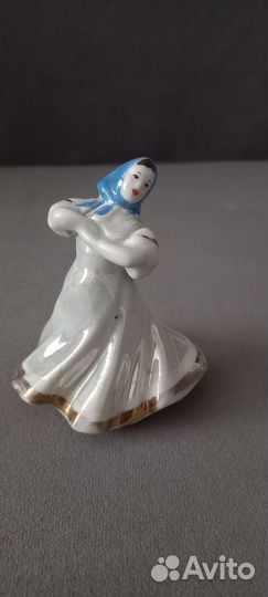 Статуэтка фарфоровая плясунья СССР
