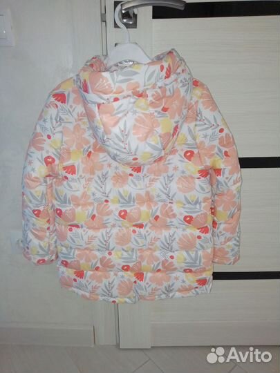 Куртка для девочки новая, размер 122