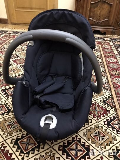 Автомобильное кресло