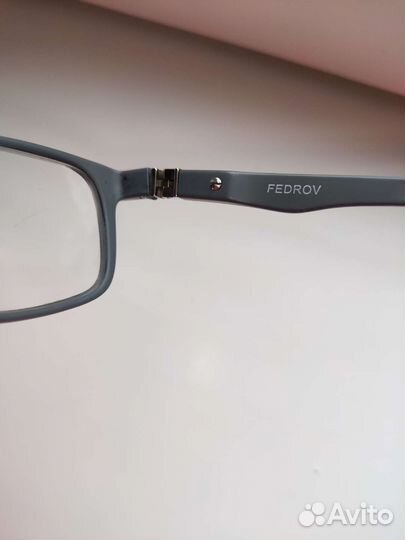 Очки. Резинки можно купить в диар оптике