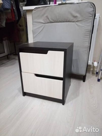 Тумба прикроватная