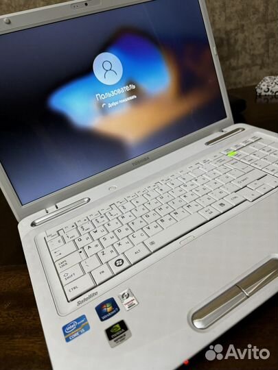 Ноутбук Toshiba 17.3