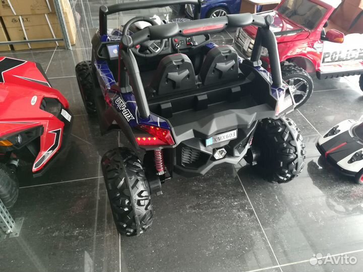 Детская машина с планшетом 4х4