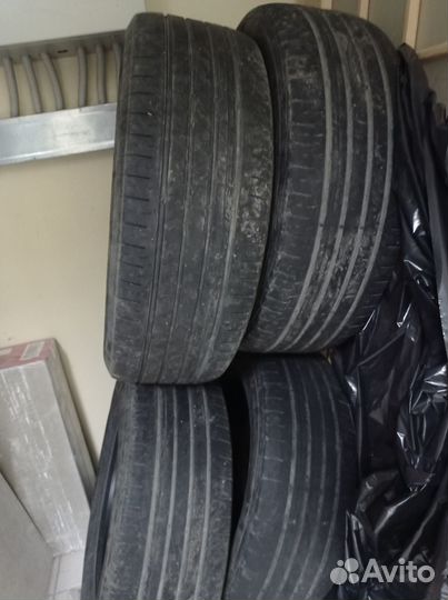 Continental ContiPremiumContact 5 215/65 R16