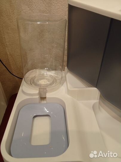 Автоматическая кормушка для кошек с таймером