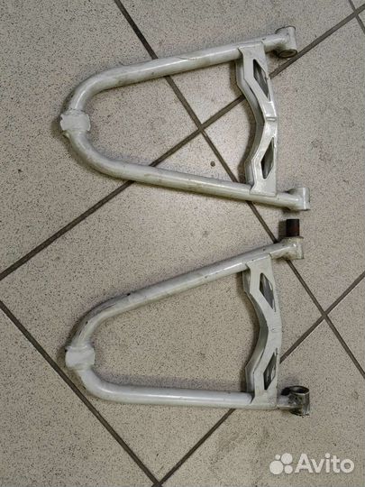 Рычаг верхние правый BRP ski-doo Summit