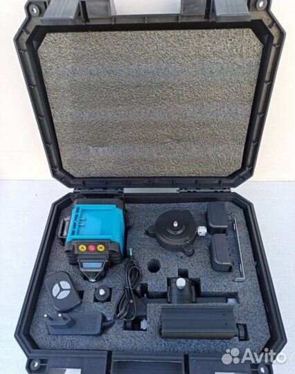 Аккумуляторный лазерный уровень Makita 4D (Арт.890