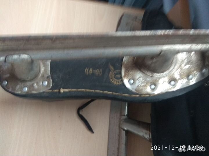 Коньки хоккейные