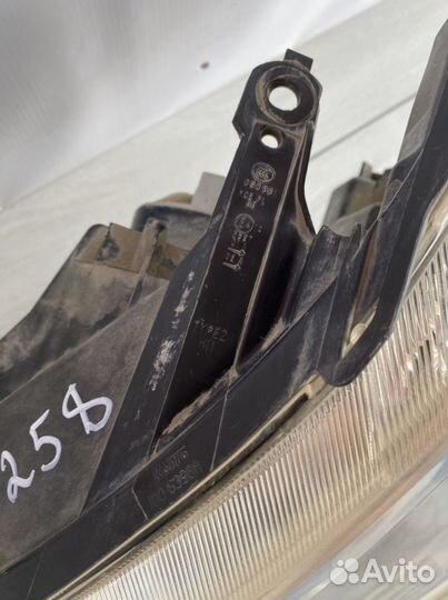 Nissan Teana Левая фара