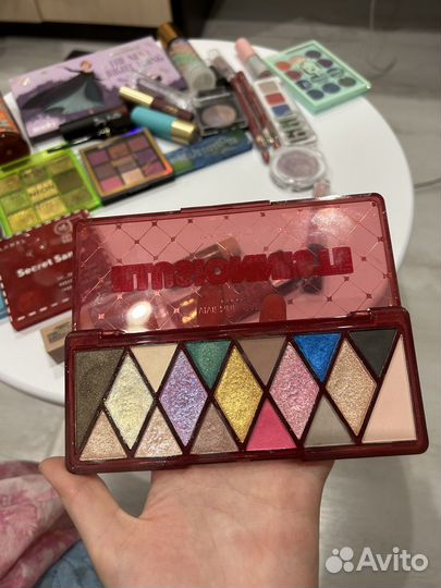 Набор косметики пакетом бронь