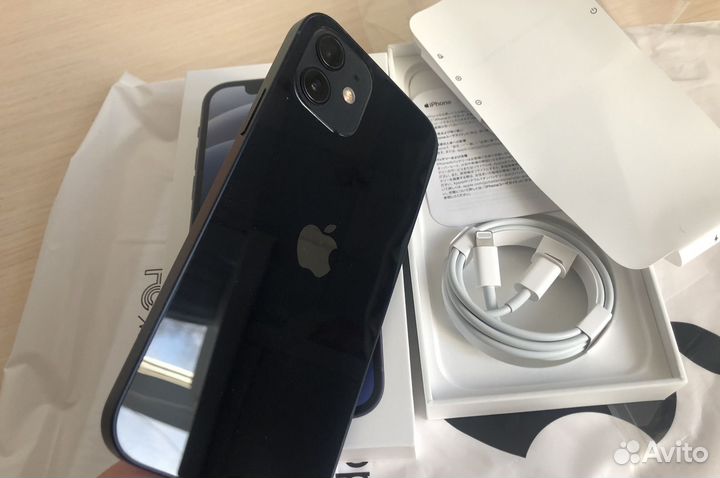 iPhone 12, 64 ГБ