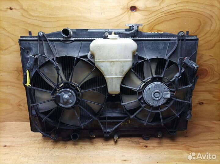 Радиатор двигателя Honda Inspire UC1 K24A 2003