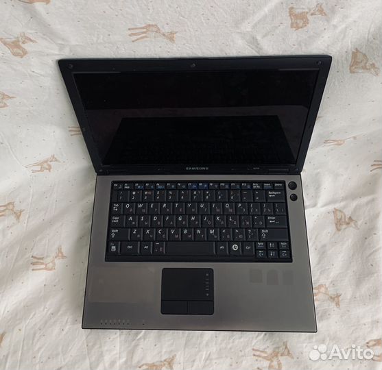 Ноутбук Samsung Q70