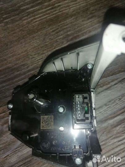 Продам переключатель на руль киа рио 4