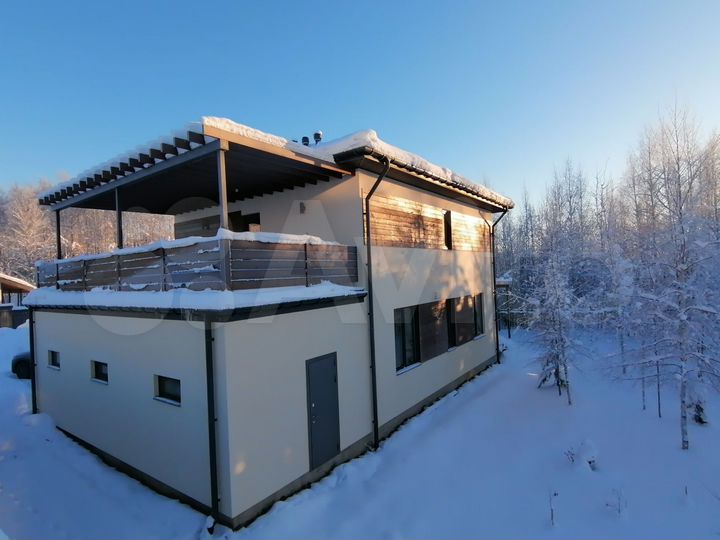 Коттедж 220 м² на участке 12 сот.