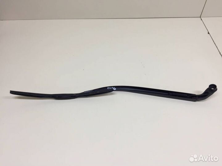 Поводок стеклоочистителя передний правый Toyota Ca