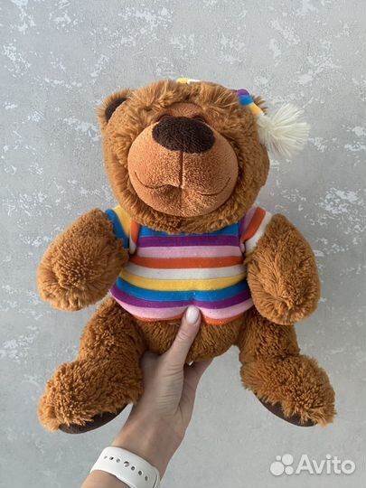 Интерактивная мягкая игрушка медведь-сказочник