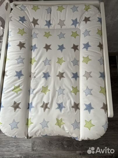 Пеленальный столик