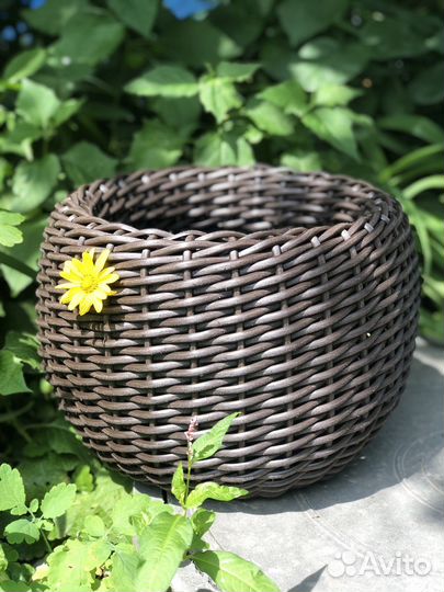 Кашпо из ротанга