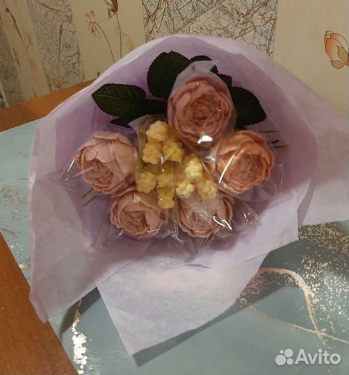 Шоколадный букет(мимоза и пионовидная роза)