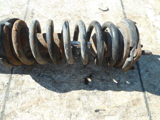 Пружина передняя Jeep Grand Cherokee 3 (WK)