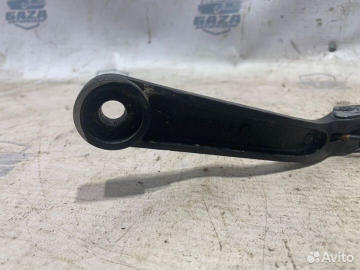 Поводок дворника правый Nissan Cefiro A32 VQ20DE