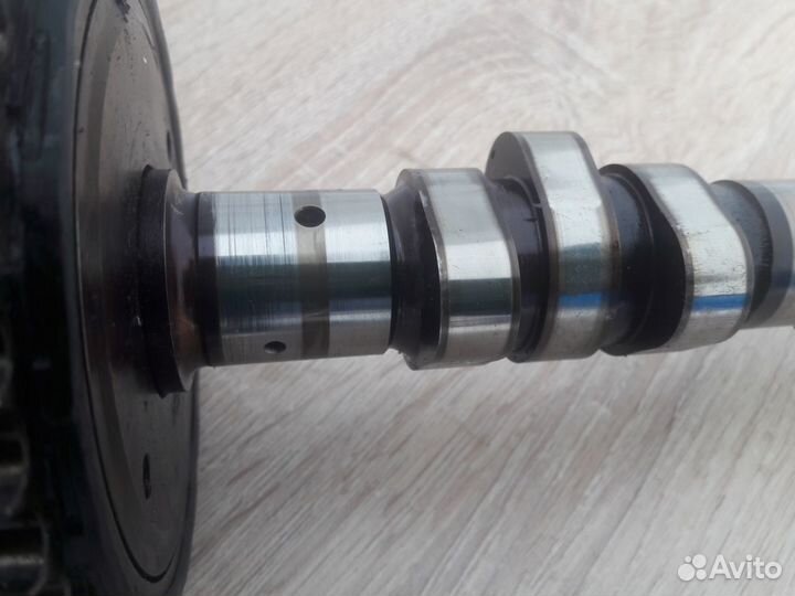 Распредвал правый Mercedes W220 A1370500301