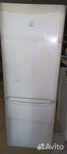 Холодильник бу indesit