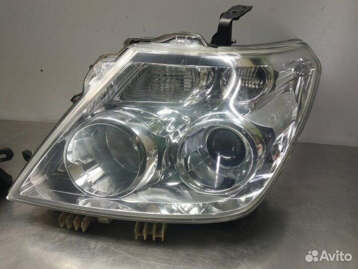 Фара передняя Nissan Patrol Y62