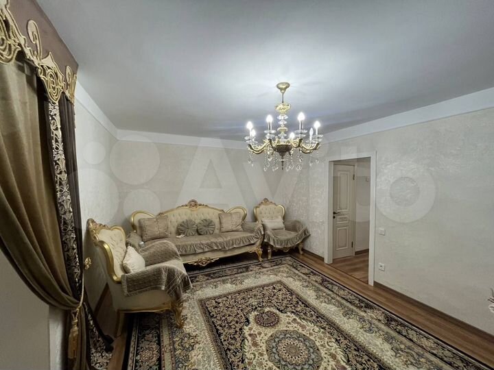 3-к. квартира, 100 м², 1/2 эт.